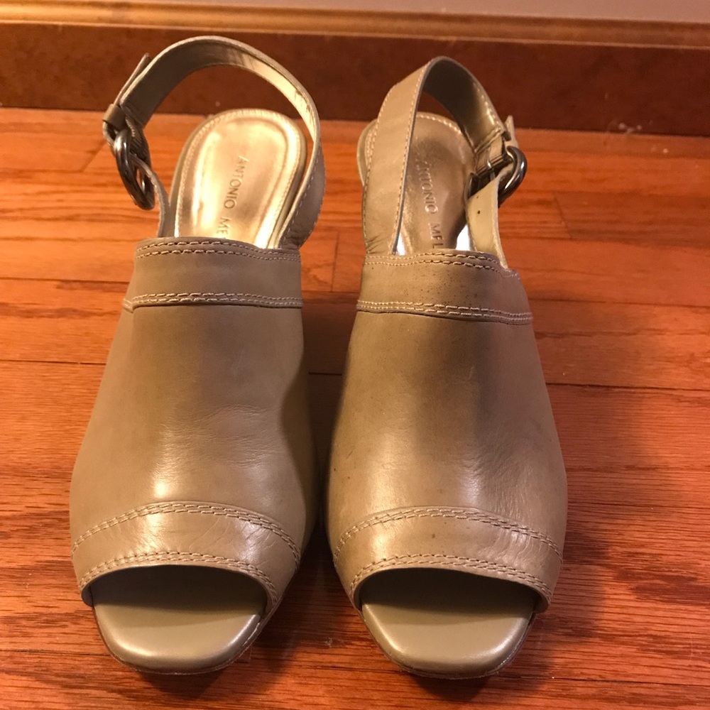 Antonio Melani Beige Wedge Peep Toe Pumps Sz 9.5